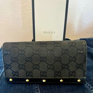 Gucci studded long wallet w/box